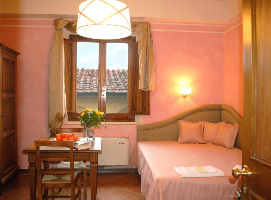 Residence La Medicea Florencja Pokój zdjęcie
